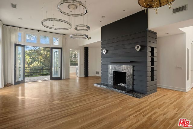 9314 Lloydcrest Drive, Beverly Hills, CA 90210