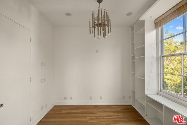 9314 Lloydcrest Drive, Beverly Hills, CA 90210