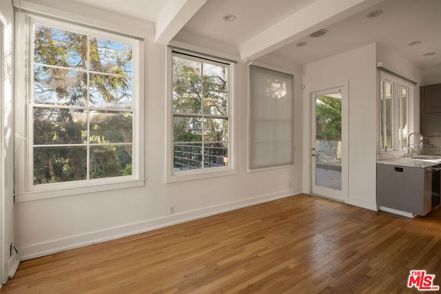 9314 Lloydcrest Drive, Beverly Hills, CA 90210