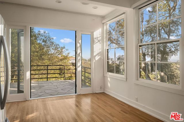 9314 Lloydcrest Drive, Beverly Hills, CA 90210