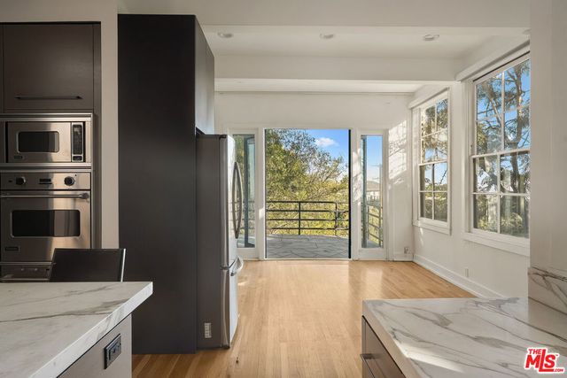 9314 Lloydcrest Drive, Beverly Hills, CA 90210
