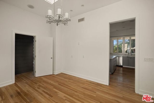 9314 Lloydcrest Drive, Beverly Hills, CA 90210