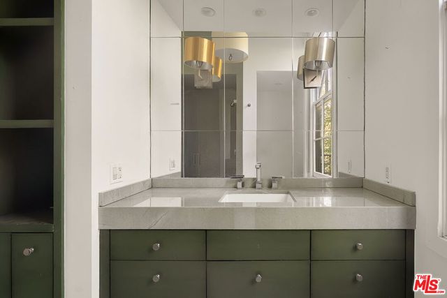 9314 Lloydcrest Drive, Beverly Hills, CA 90210