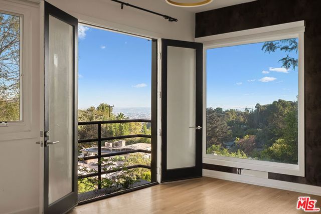 9314 Lloydcrest Drive, Beverly Hills, CA 90210