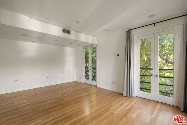 9314 Lloydcrest Drive, Beverly Hills, CA 90210