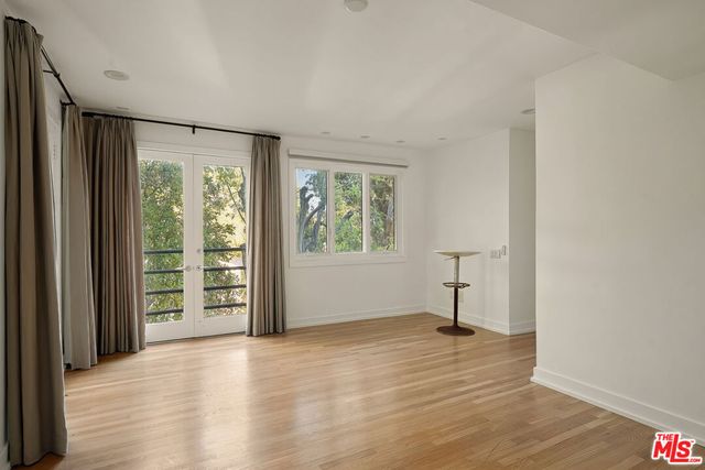 9314 Lloydcrest Drive, Beverly Hills, CA 90210