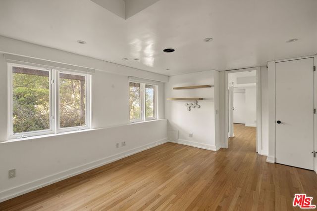 9314 Lloydcrest Drive, Beverly Hills, CA 90210