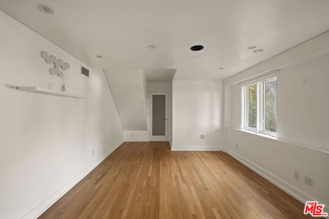 9314 Lloydcrest Drive, Beverly Hills, CA 90210