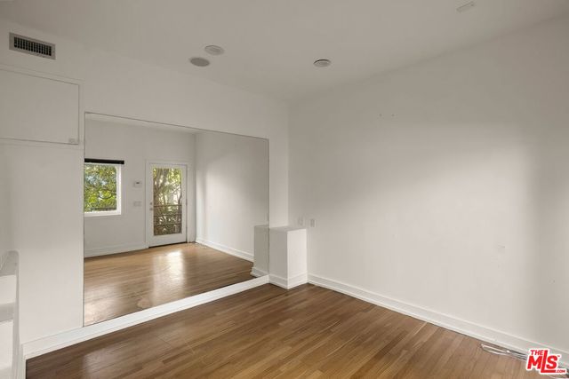 9314 Lloydcrest Drive, Beverly Hills, CA 90210