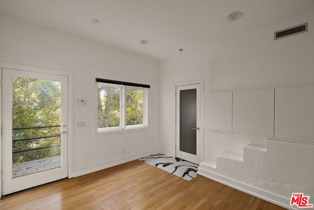 9314 Lloydcrest Drive, Beverly Hills, CA 90210