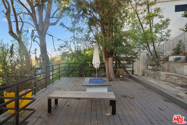 9314 Lloydcrest Drive, Beverly Hills, CA 90210