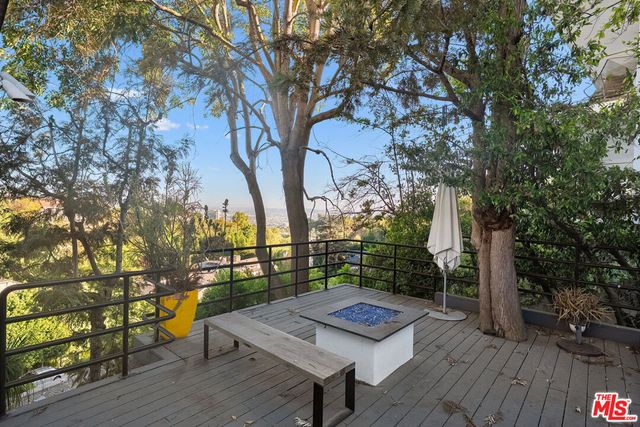 9314 Lloydcrest Drive, Beverly Hills, CA 90210