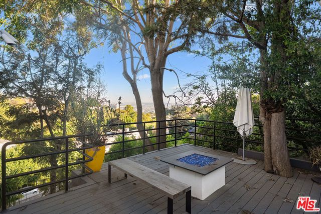 9314 Lloydcrest Drive, Beverly Hills, CA 90210