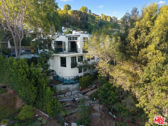 9314 Lloydcrest Drive, Beverly Hills, CA 90210