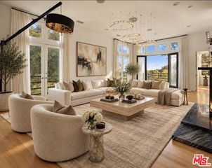 9314 Lloydcrest Drive, Beverly Hills, CA 90210