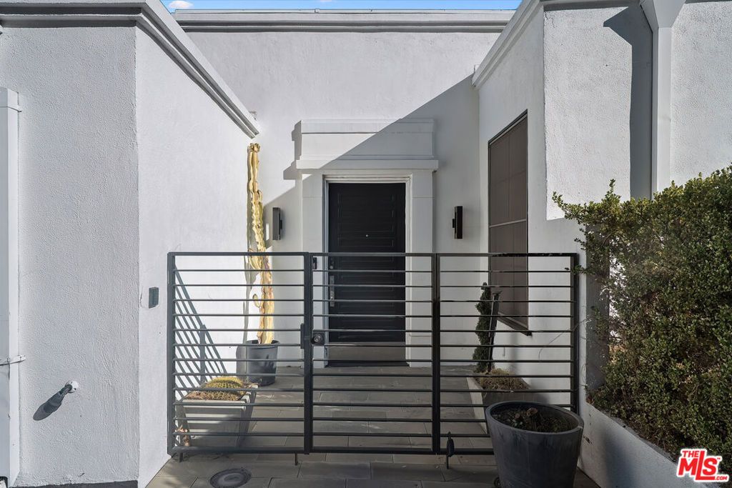 9314 Lloydcrest Drive, Beverly Hills, CA 90210 — photo 5