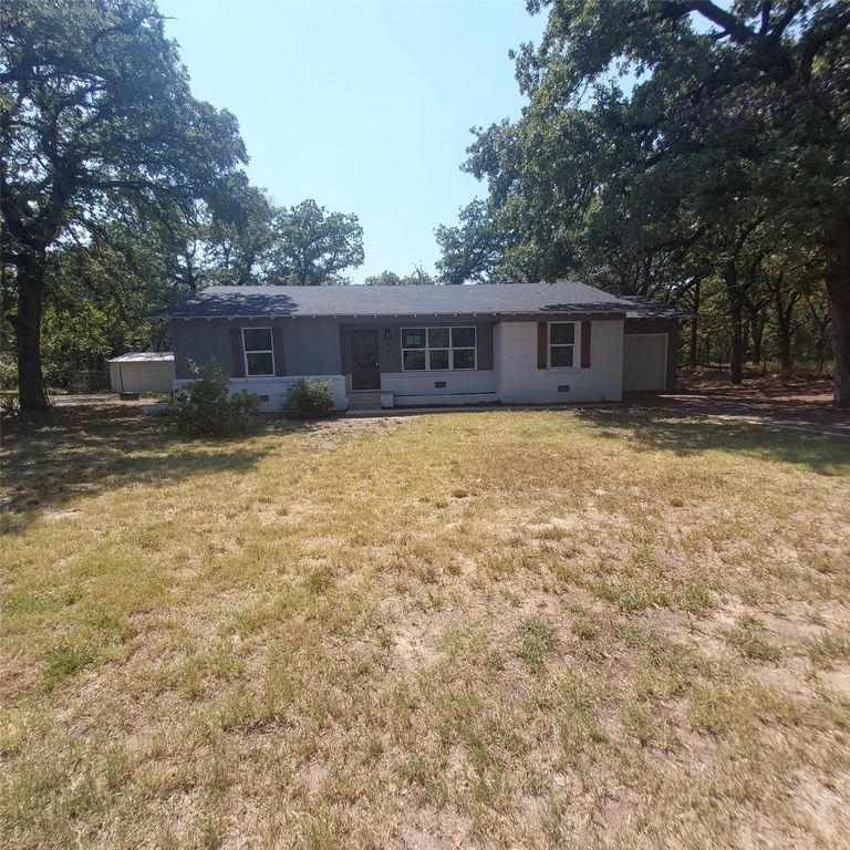 628 Polly Avenue, Azle, TX 76020