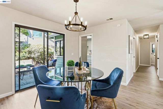 29 Captains Dr, Alameda, CA 94502