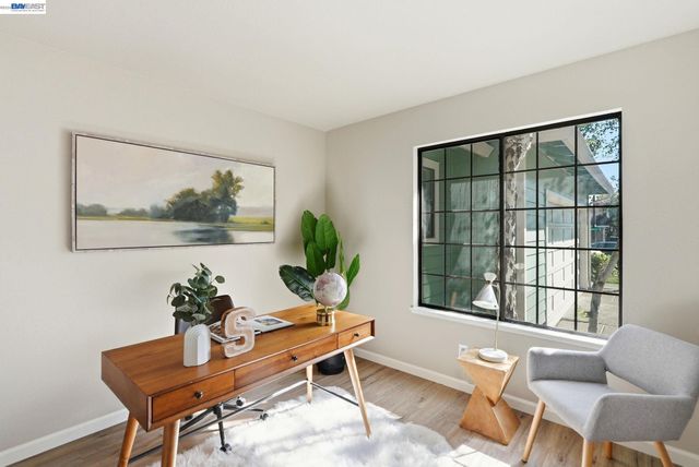 29 Captains Dr, Alameda, CA 94502