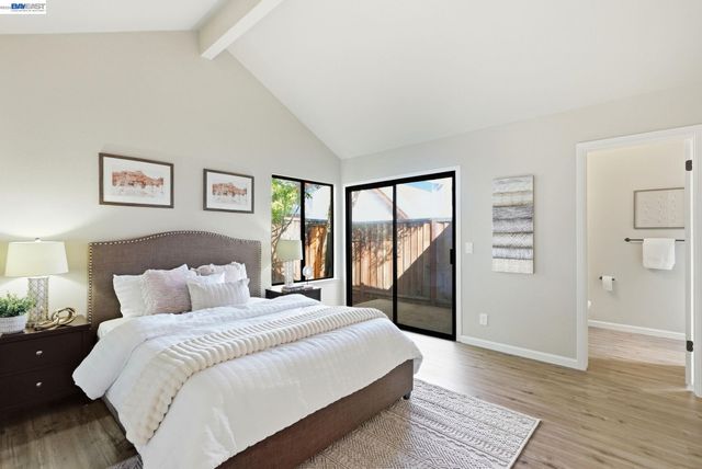 29 Captains Dr, Alameda, CA 94502
