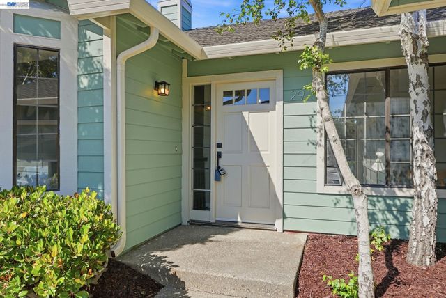 29 Captains Dr, Alameda, CA 94502