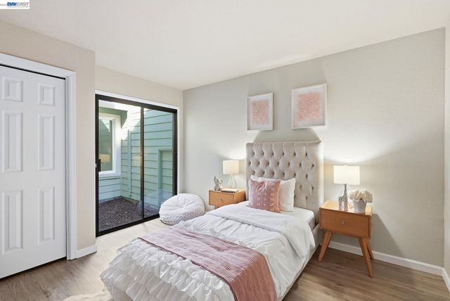 29 Captains Dr, Alameda, CA 94502