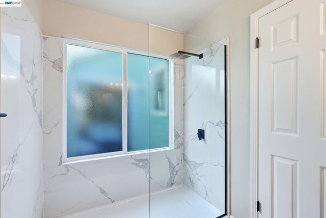 29 Captains Dr, Alameda, CA 94502