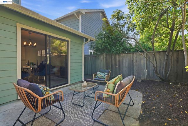 29 Captains Dr, Alameda, CA 94502
