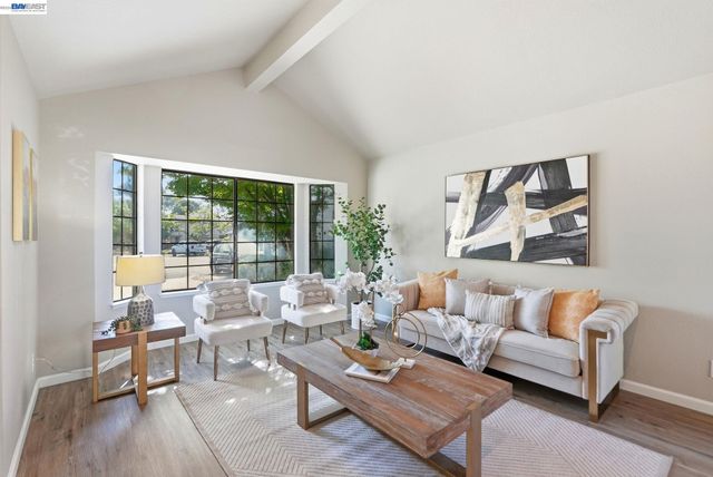 29 Captains Dr, Alameda, CA 94502