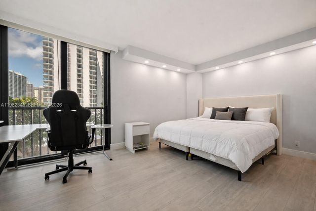 19667 Turnberry Way 4H, Aventura, FL 33180