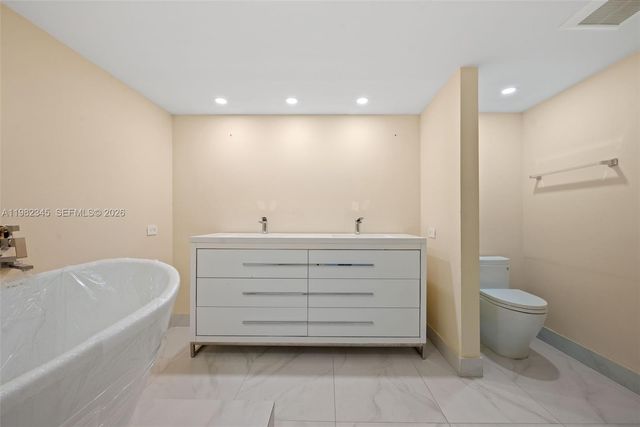 19667 Turnberry Way 4H, Aventura, FL 33180