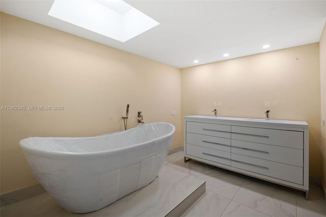 19667 Turnberry Way 4H, Aventura, FL 33180