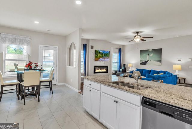 684 Lakehaven Lane, Loganville, GA 30052