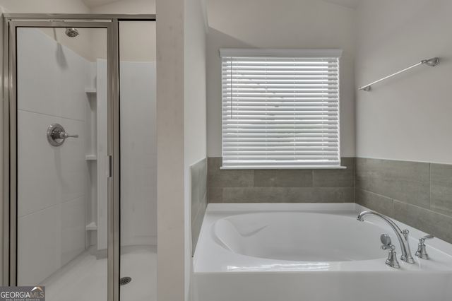 684 Lakehaven Lane, Loganville, GA 30052