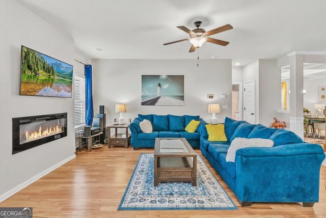 684 Lakehaven Lane, Loganville, GA 30052