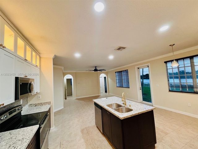 27448 SW 143rd Ct, Homestead, FL 33032