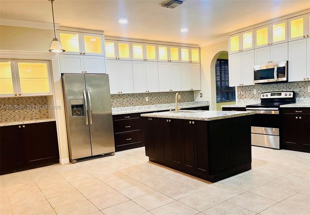 27448 SW 143rd Ct, Homestead, FL 33032