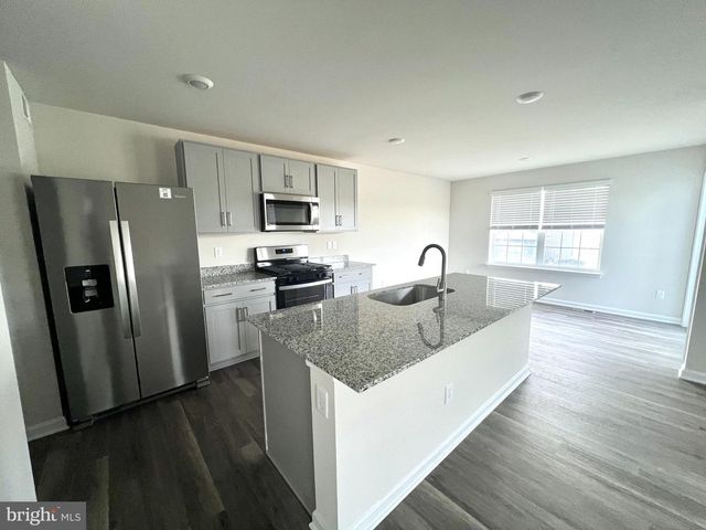141 CHARING CROSS DR, Stephens City, VA 22655