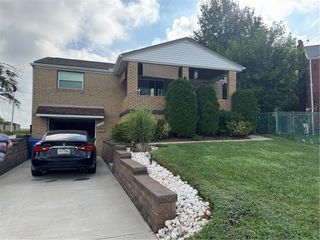 3642 Longview Dr, West Homestead, PA 15120