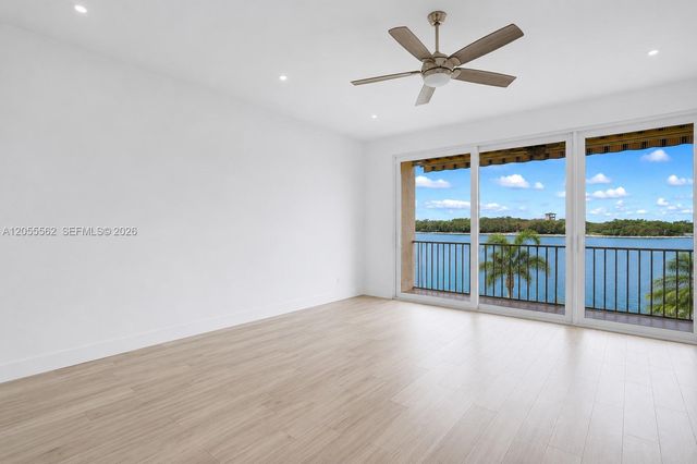 4234 N Ocean Drive, Hollywood, FL 33019