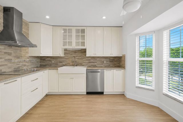 4234 N Ocean Drive, Hollywood, FL 33019