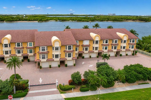 4234 N Ocean Drive, Hollywood, FL 33019