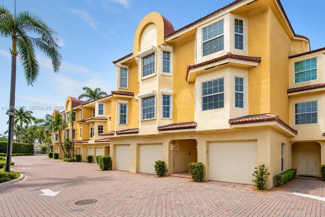 4234 N Ocean Drive, Hollywood, FL 33019