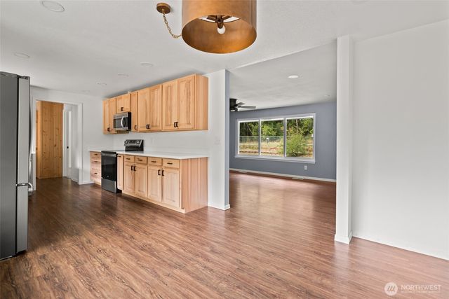 216 E Sleeper Road, Oak Harbor, WA 98277