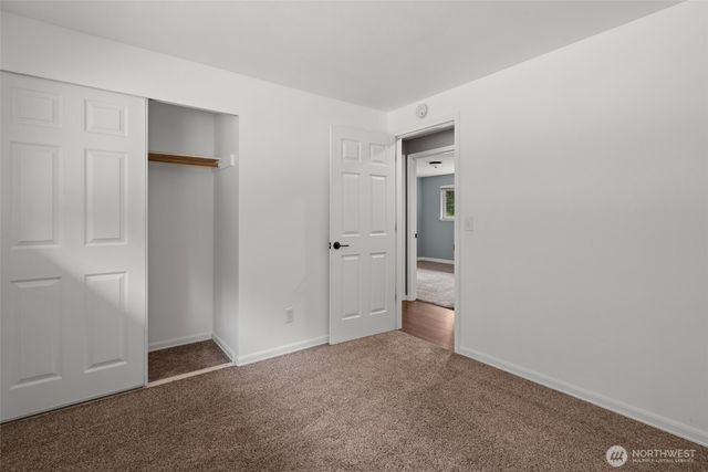 216 E Sleeper Road, Oak Harbor, WA 98277