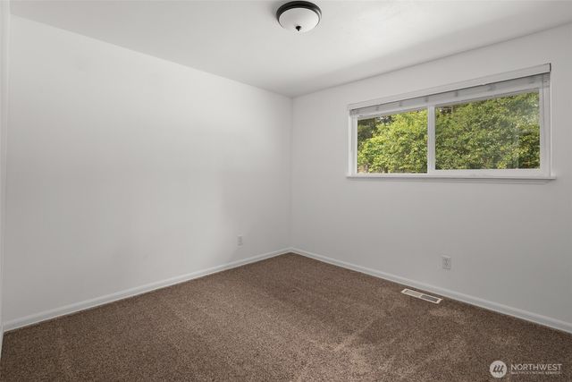 216 E Sleeper Road, Oak Harbor, WA 98277