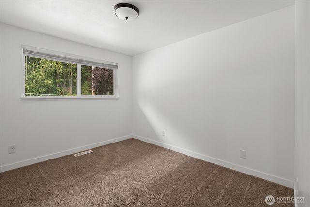 216 E Sleeper Road, Oak Harbor, WA 98277