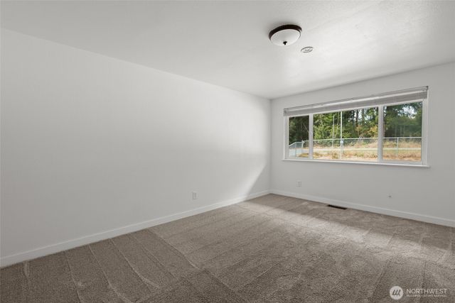 216 E Sleeper Road, Oak Harbor, WA 98277