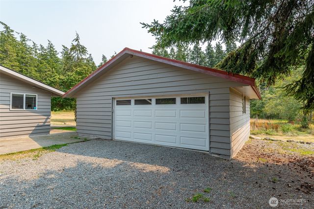216 E Sleeper Road, Oak Harbor, WA 98277