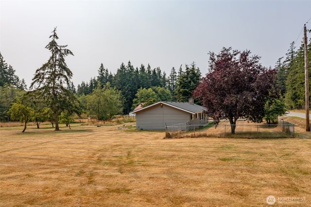216 E Sleeper Road, Oak Harbor, WA 98277